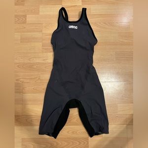 Arena Powerskin Carbon flex size 26